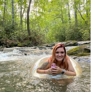 Meet your Posher, Ariana